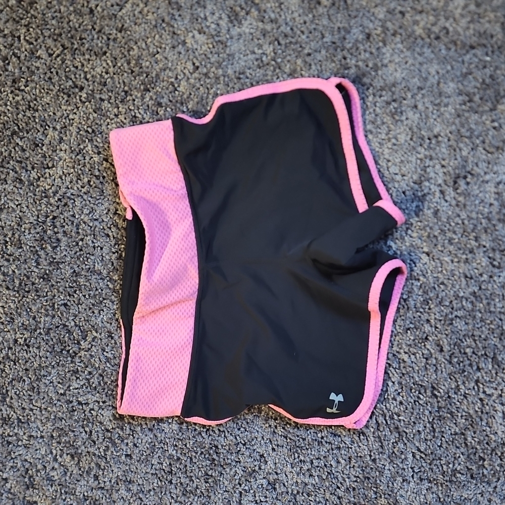 Under armour shorts small